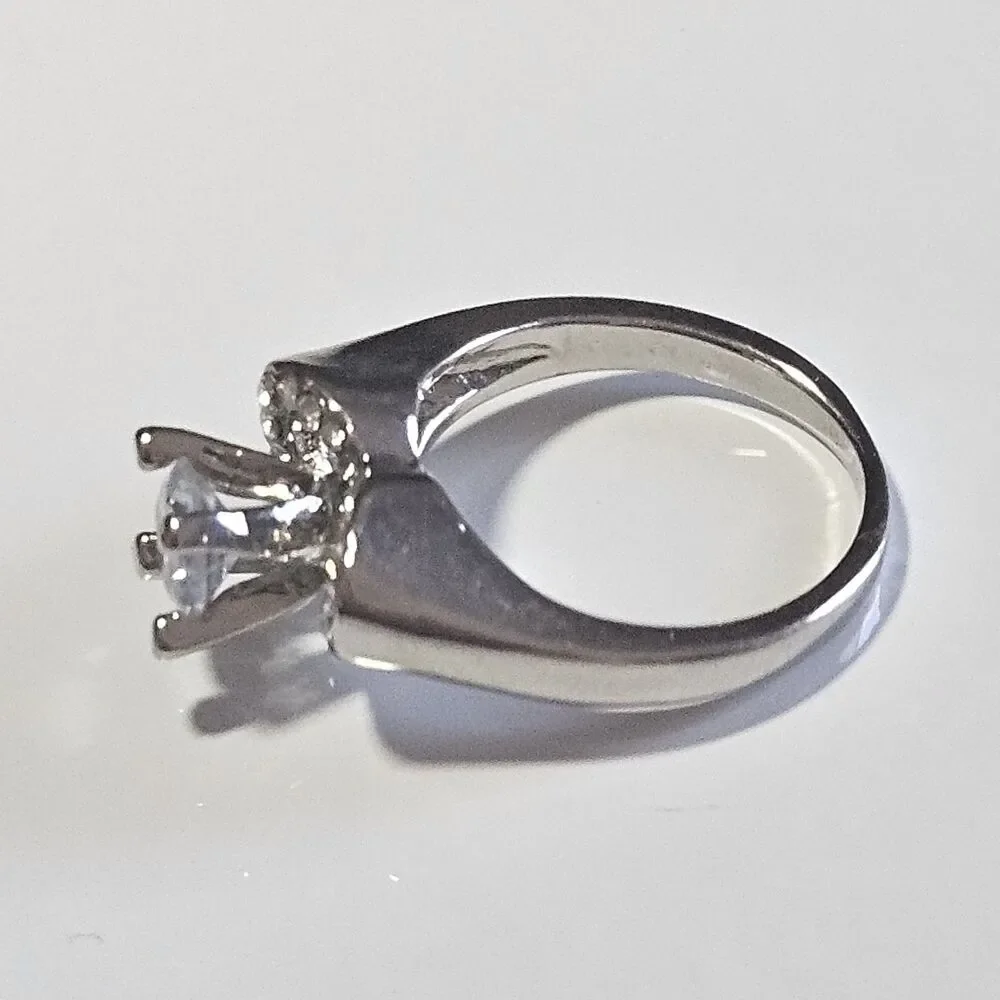 Silver Tone Clear Rhinestone Heart Shaped Ring Size 6.5
